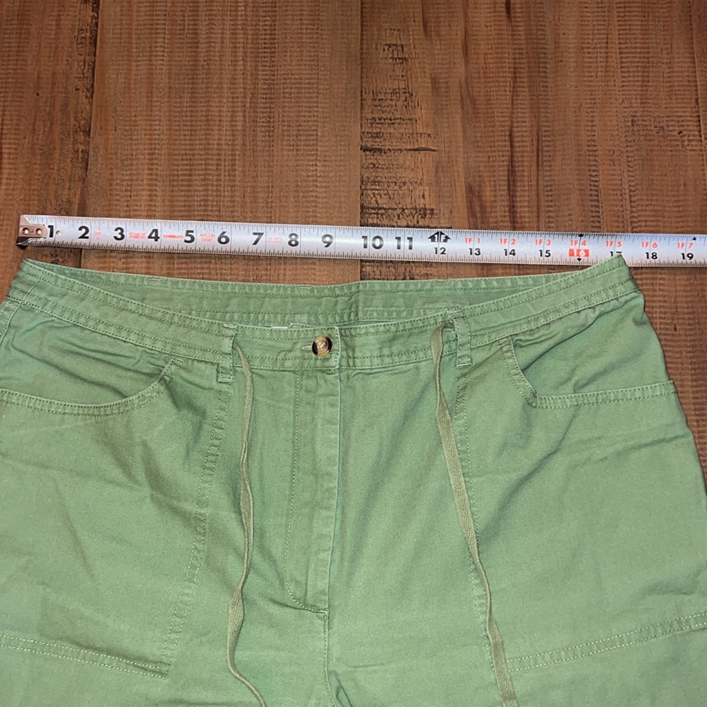 Christopher & Banks Green Capris Cargo Style Size 14 Euc! — image 4 of 6